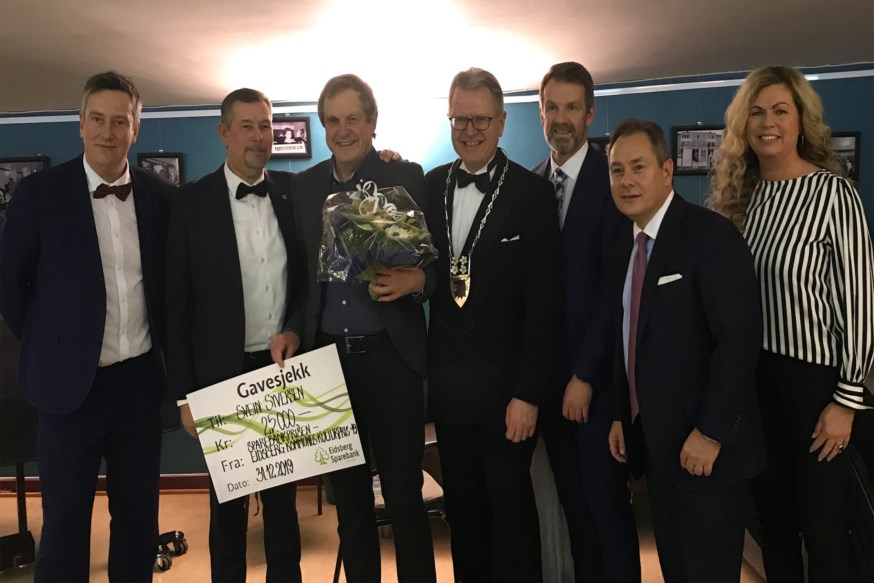 Sparebankprisen 2019. F.v.: Knut Olav Sæves, Per Hermann Bodahl, Svein Syversen, Erik Unaas, Jostein Jensen, Glenn Haglund og Tone Krogh. 